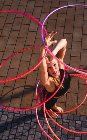 Annika Hakala Circus Artist Hulahoop Show Event Gala Varieté