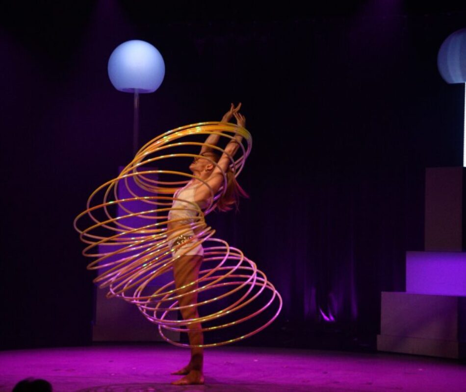 Annika Hakala Hulahoop Artist Vienna